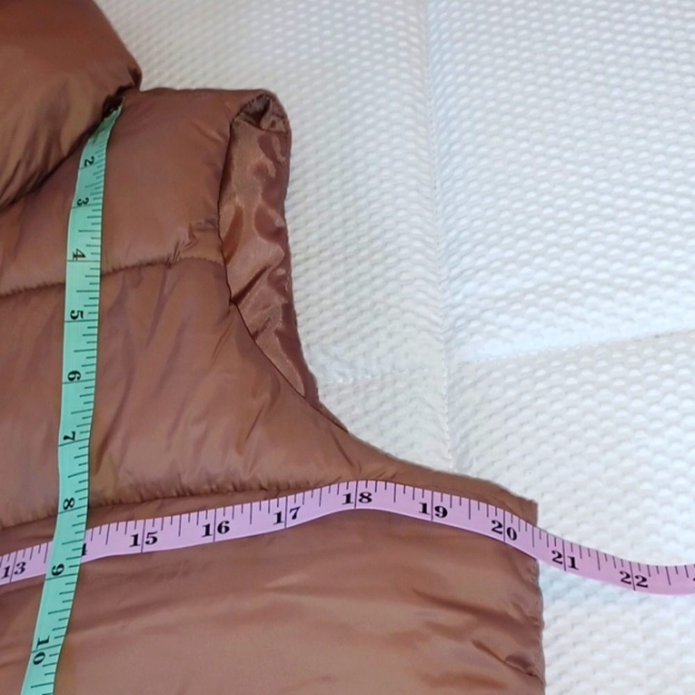 Old Navy Puffer Vest - Picture 8 of 9